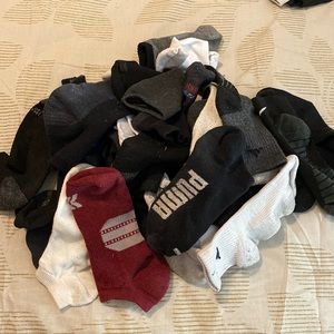 Assorted Athletic Ankle Socks in Black, Gray, White & Burgundy